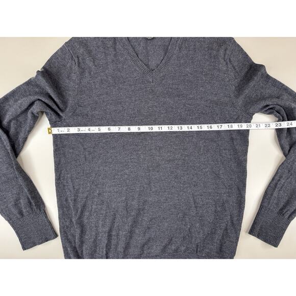 Banana Republic Mens 100% Extra Fine Merino Wool V Neck Sweater L Gray Preppy - Picture 5 of 11